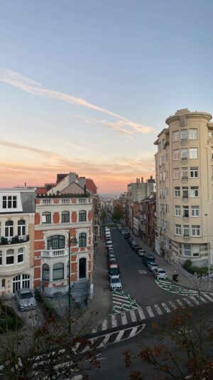 F111BAD2-9582-45C2-A843-8639828B29DB